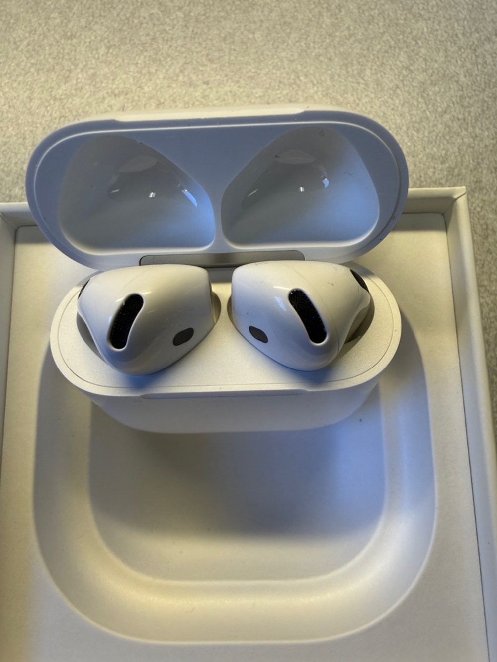 Apple AirPods 4 Wireless Earbuds - Picture 3 of 9